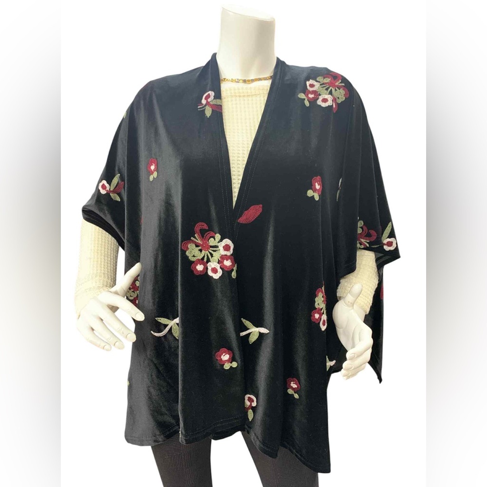 Lulla Floral Poncho Size M